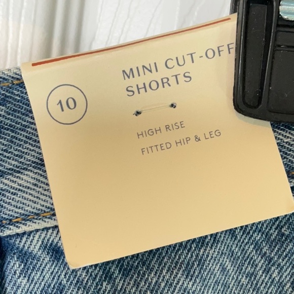 Universal Thread Womens High Rise Fitted Hip & Leg Mini Cut Off Shorts Size 10 - Picture 3 of 5